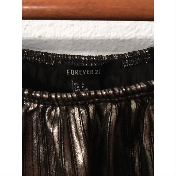 Forever 21 metallic off the shoulder crop top nwot - Picture 4 of 5